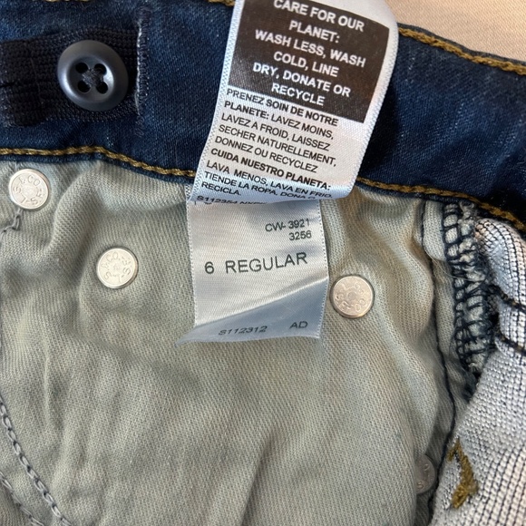 Girl's Levi Athletic Straight Regular Jeans | Size 6 - Picture 7 of 7